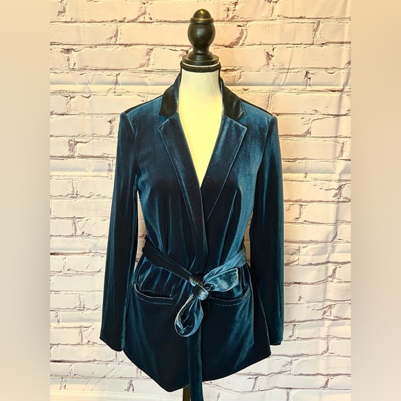 Reitmans Jackets & Blazers - Blue Velvet Blazer with tie belt. Size 10 NWOT 💙